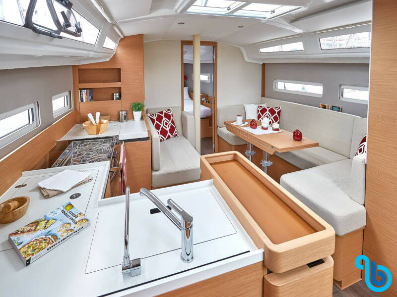 Sun Odyssey 410, Locean