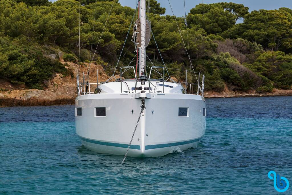 Sun Odyssey 410, Martha  - Bow - Solar & A/C