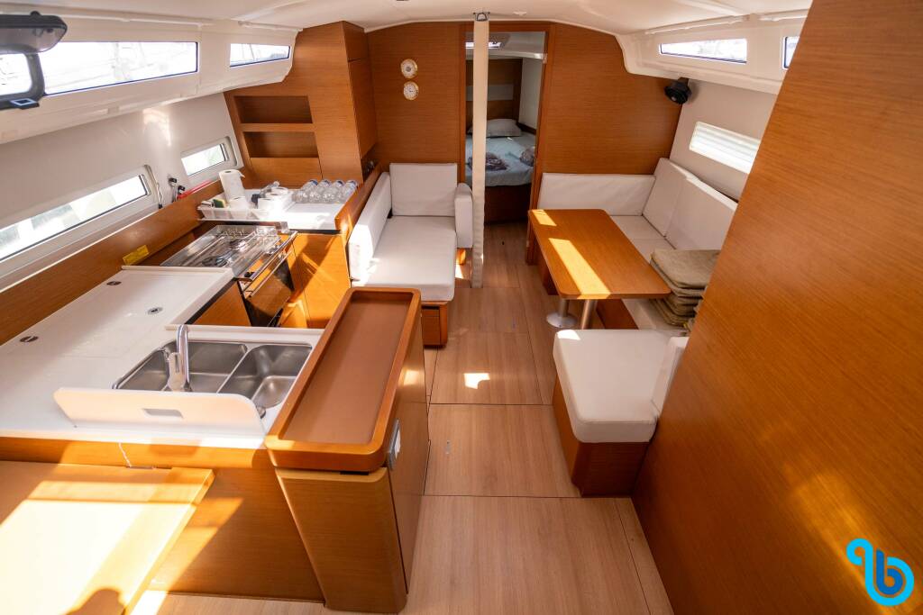 Sun Odyssey 410, PLAYE 