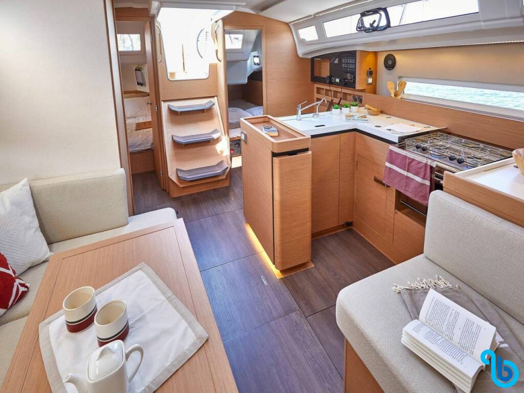 Sun Odyssey 410, PLAYE 