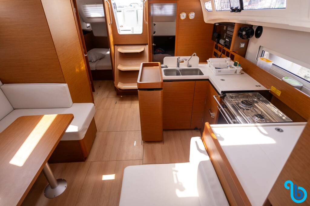 Sun Odyssey 410, MOUSTIQUE II 