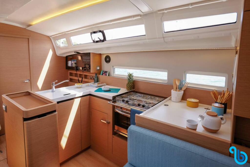 Sun Odyssey 410, MOUSTIQUE II 