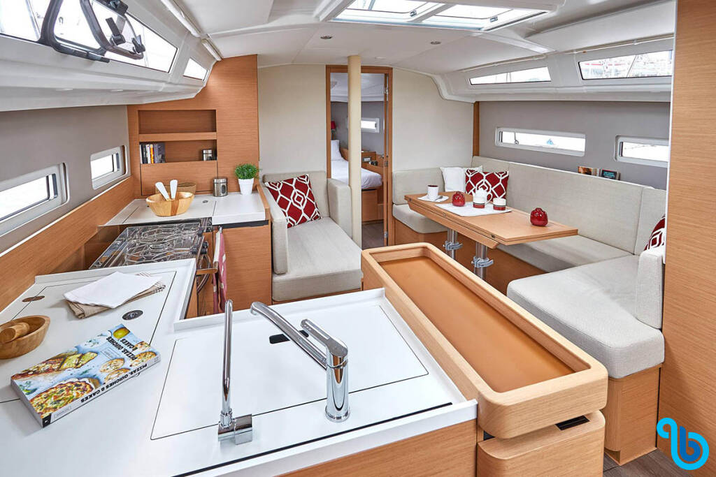 Sun Odyssey 410, Hygge