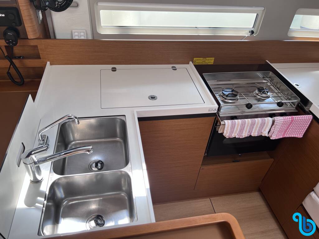 Sun Odyssey 410, New 3