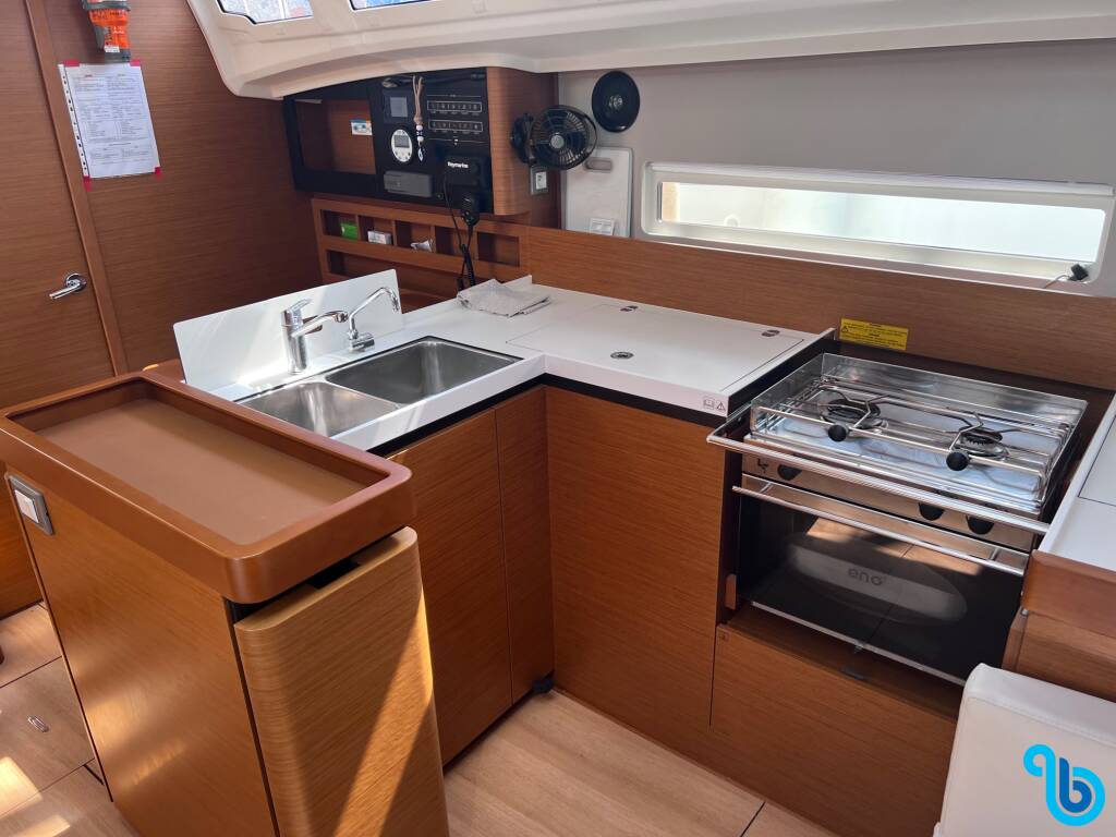 Sun Odyssey 410, New 3