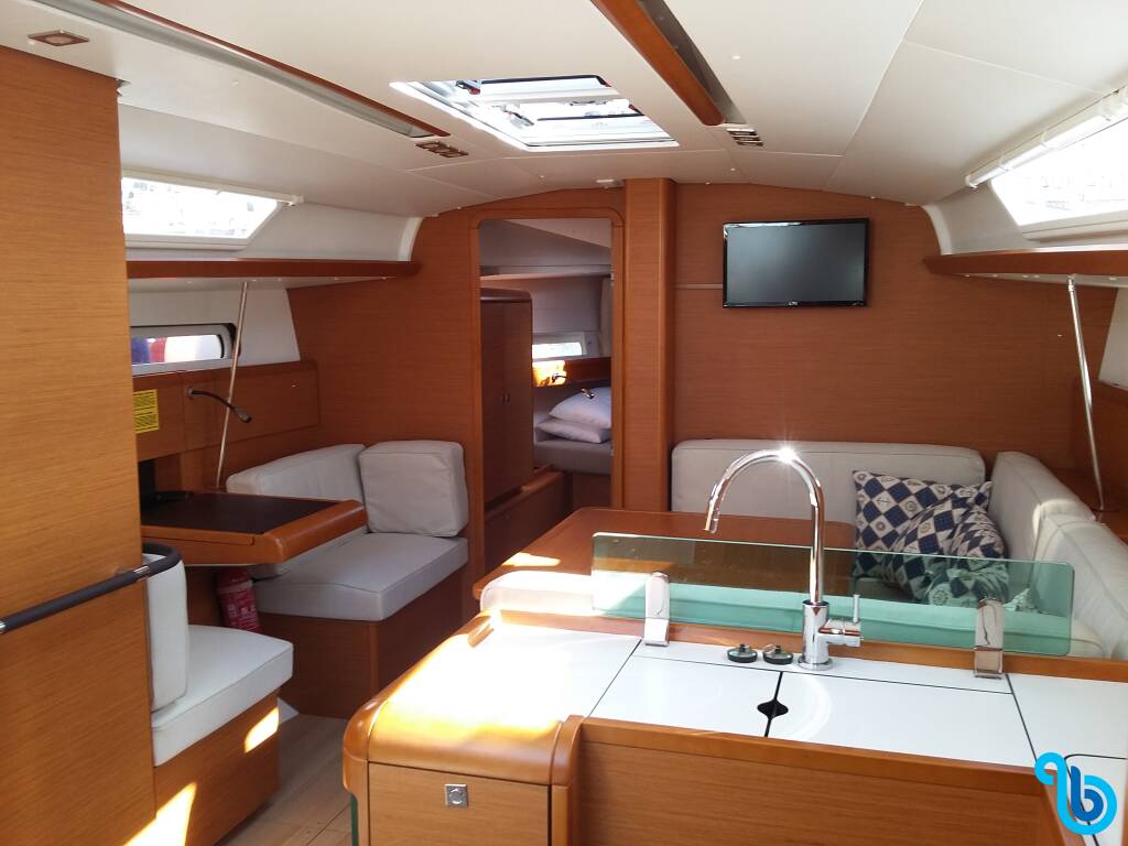 Sun Odyssey 419, Comanegra