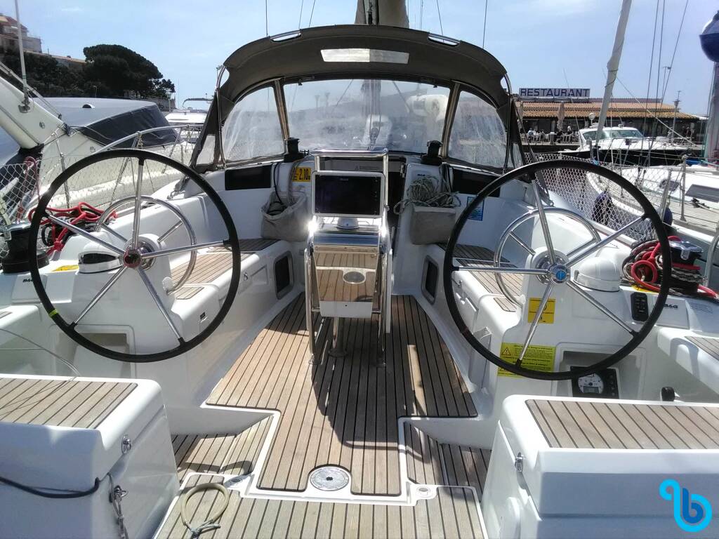 Sun Odyssey 419, Comanegra