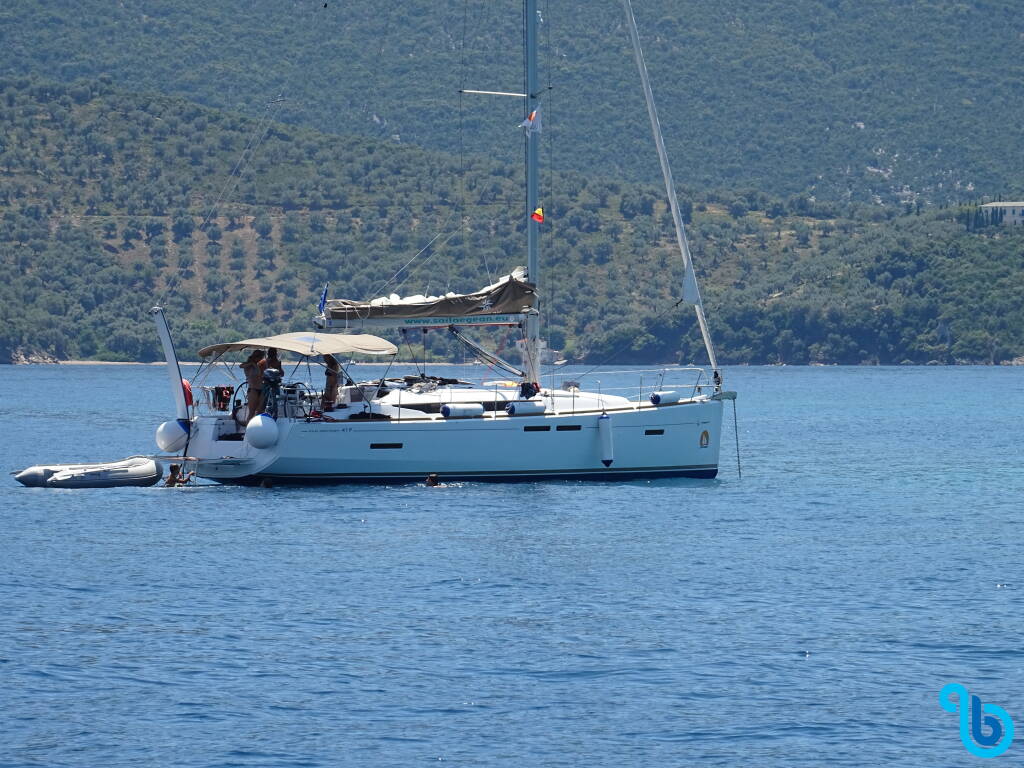 Sun Odyssey 419, Eione