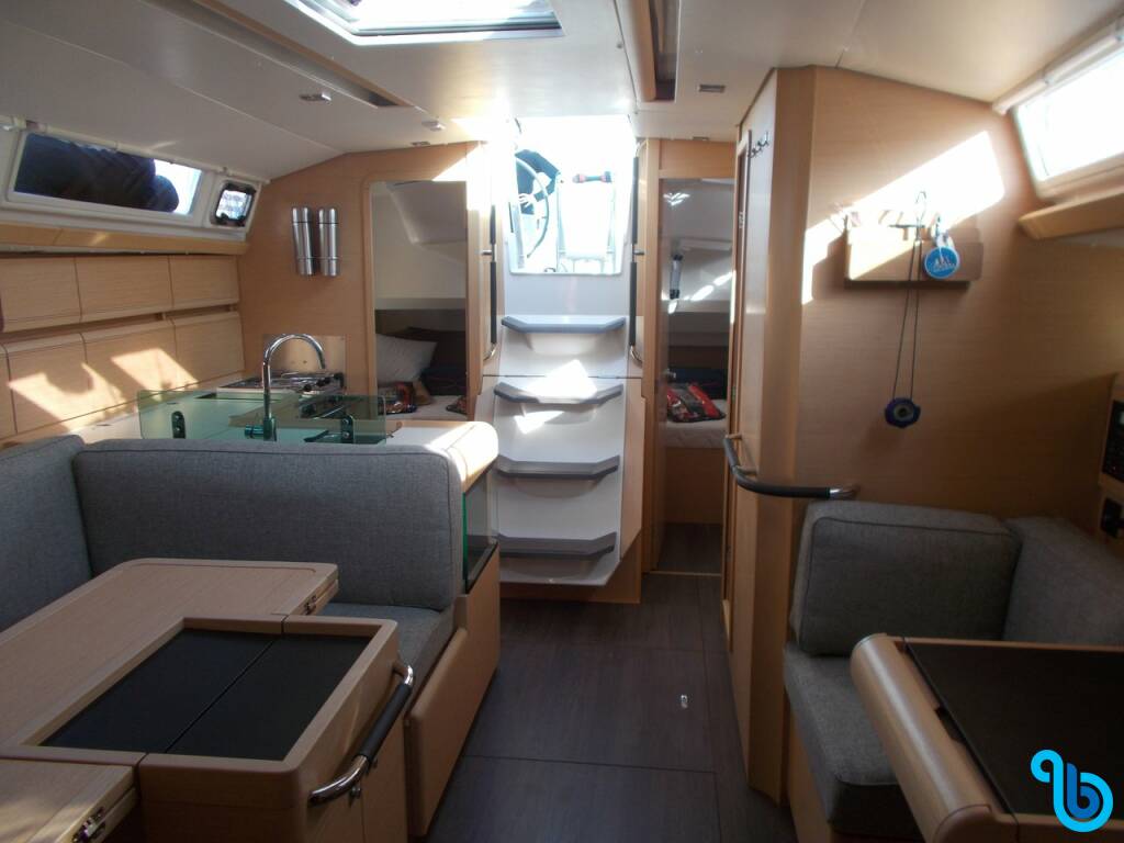 Sun Odyssey 419, 