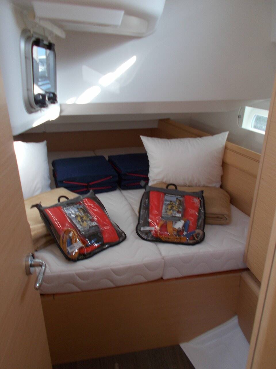 Sun Odyssey 419, 