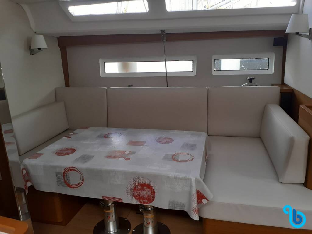 Sun Odyssey 440, Kerseli