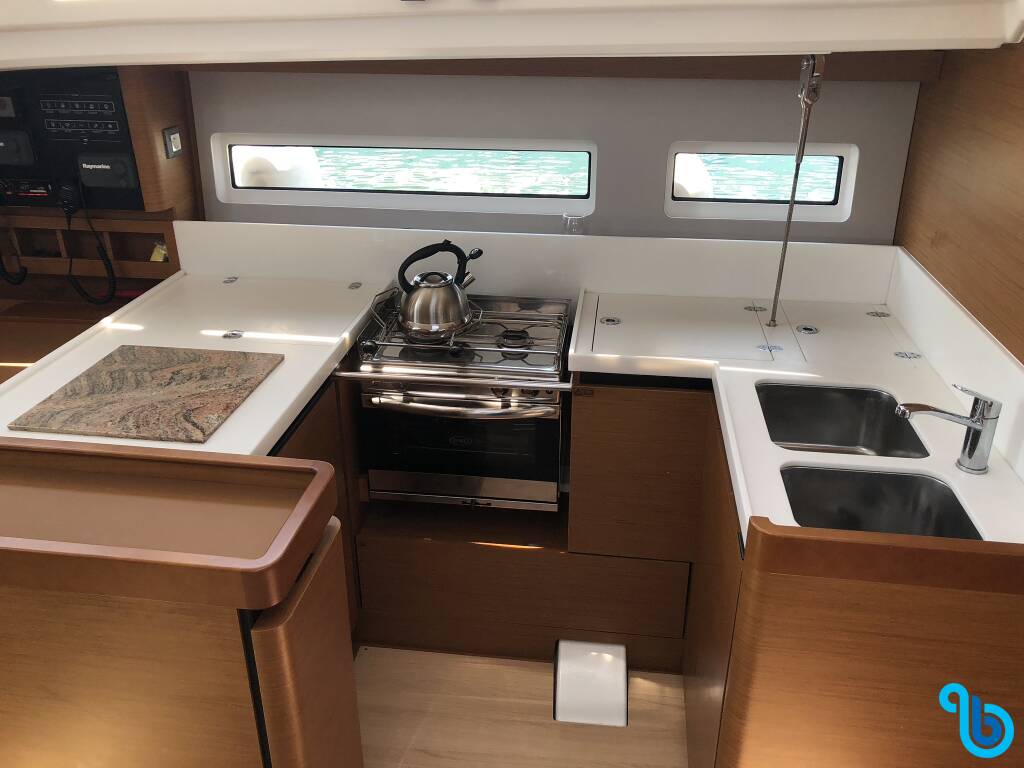 Sun Odyssey 440, Kos 440.3