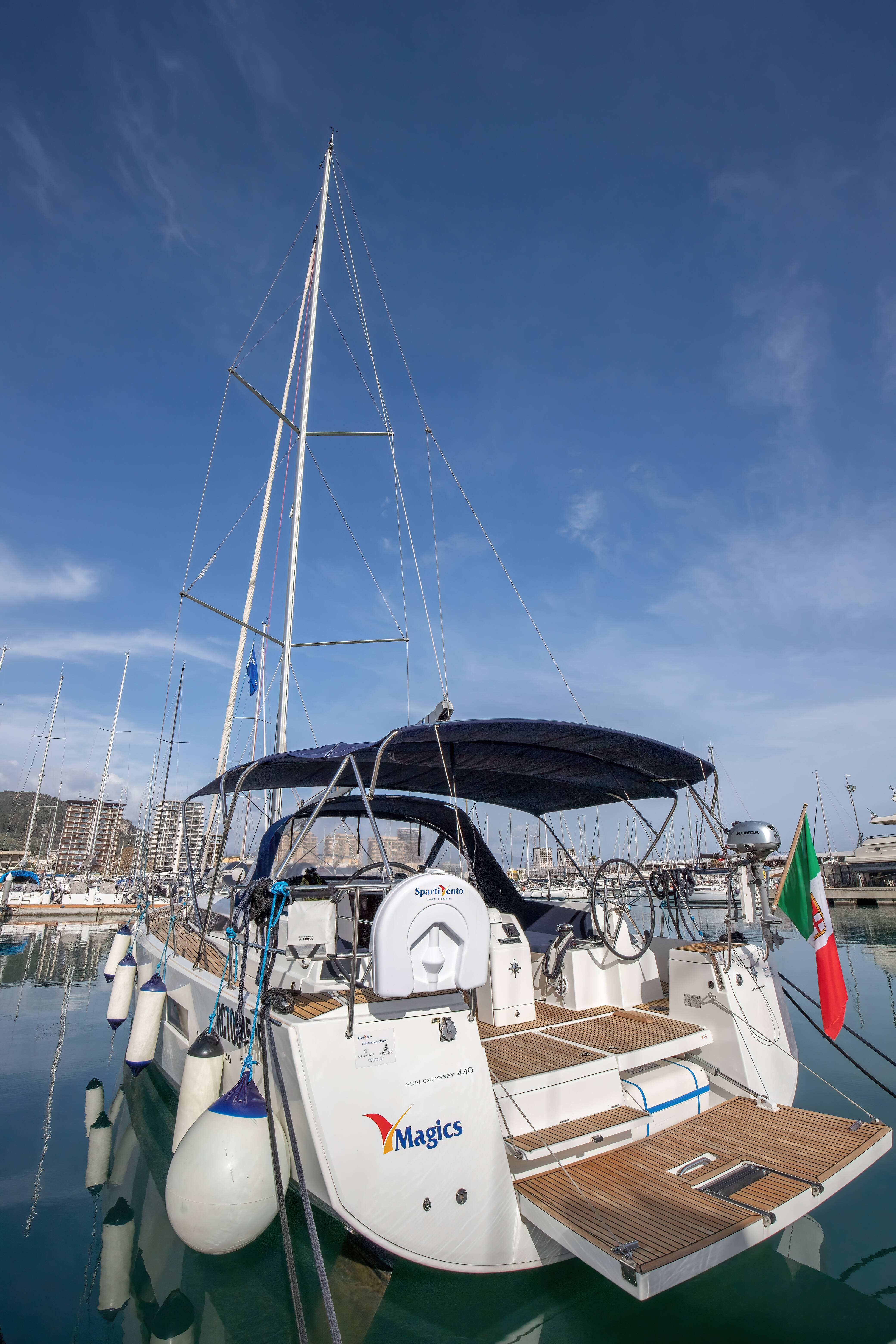 Sun Odyssey 440, 