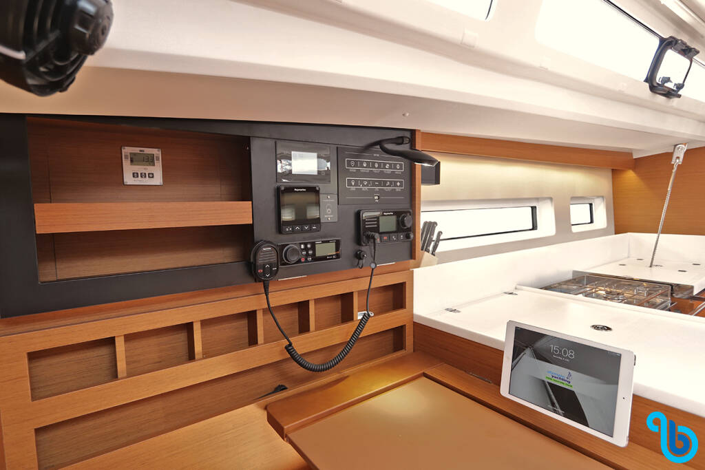 Sun Odyssey 440, Ermis