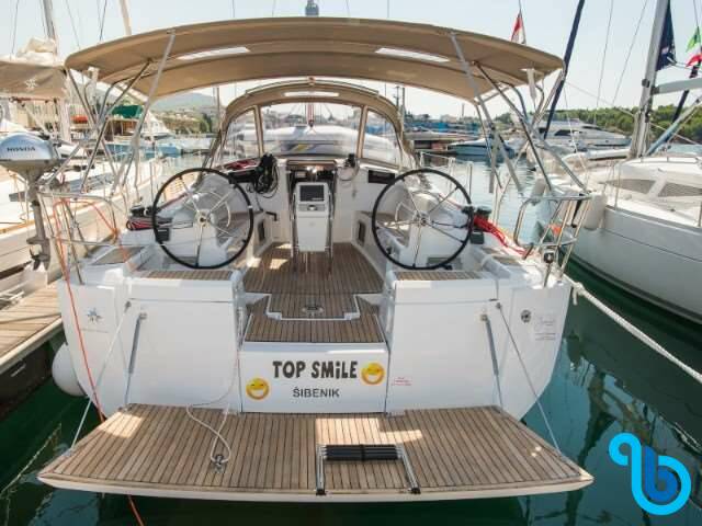 Sun Odyssey 449, Top Smile