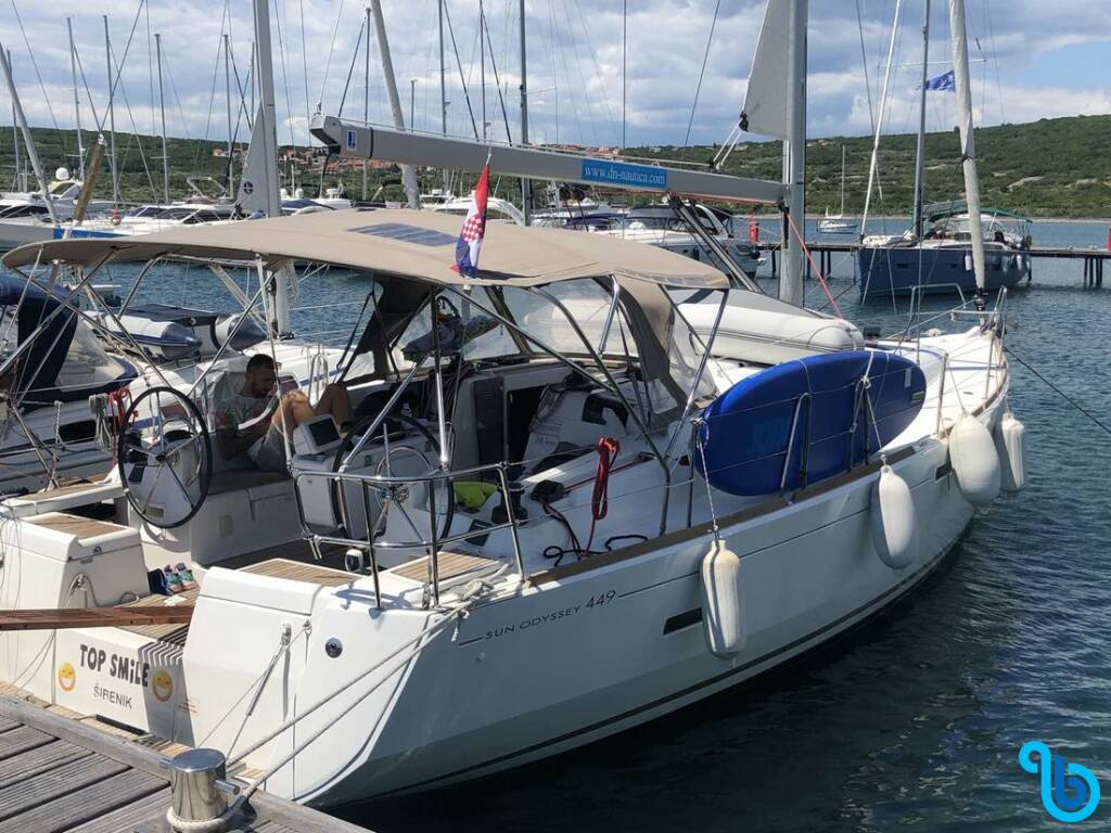 Sun Odyssey 449, Top Smile