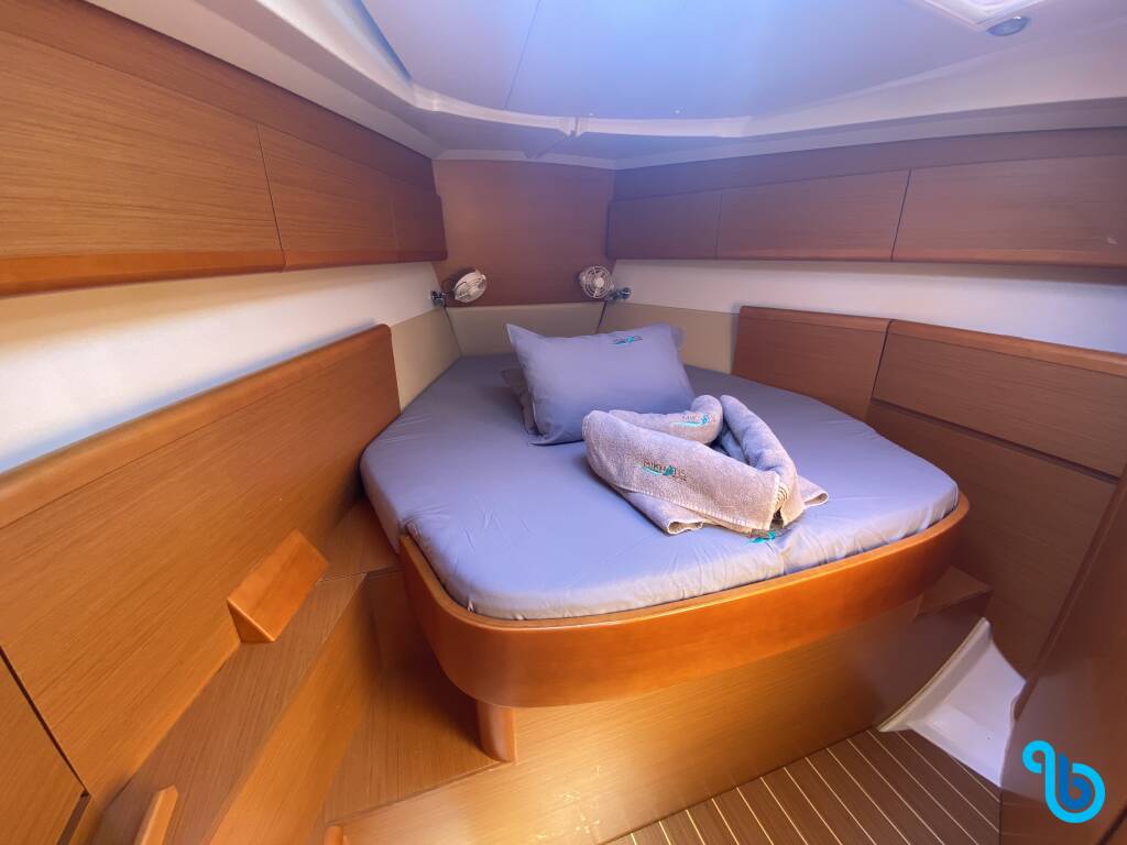 Sun Odyssey 44i, Capella