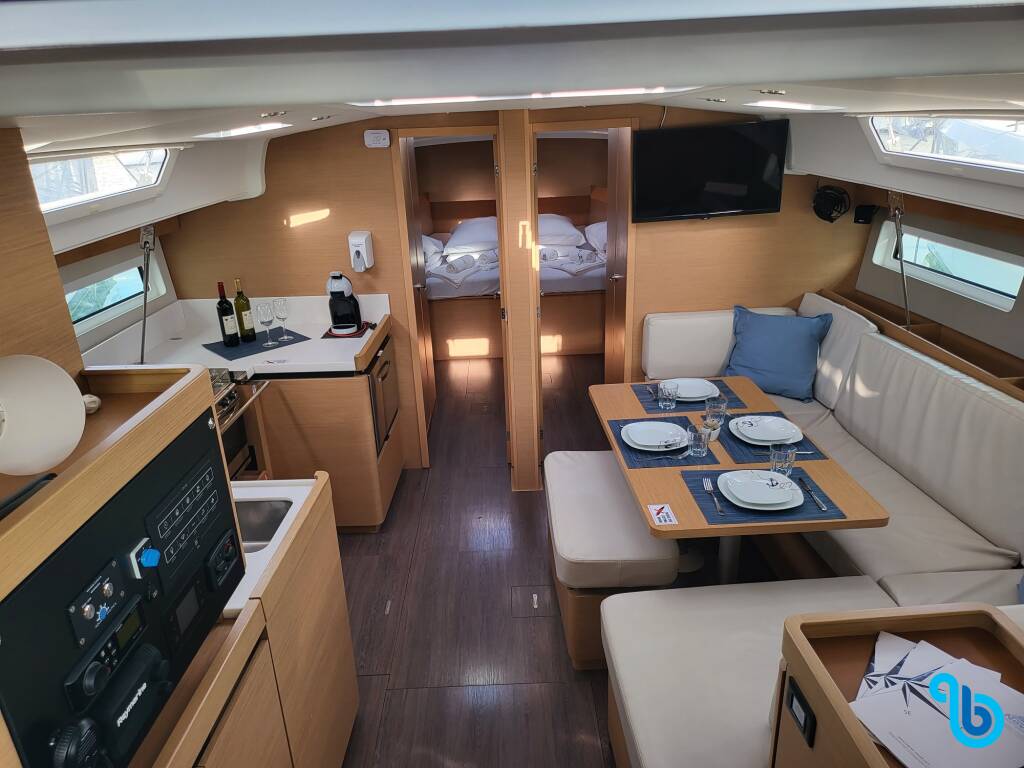 Sun Odyssey 490, 