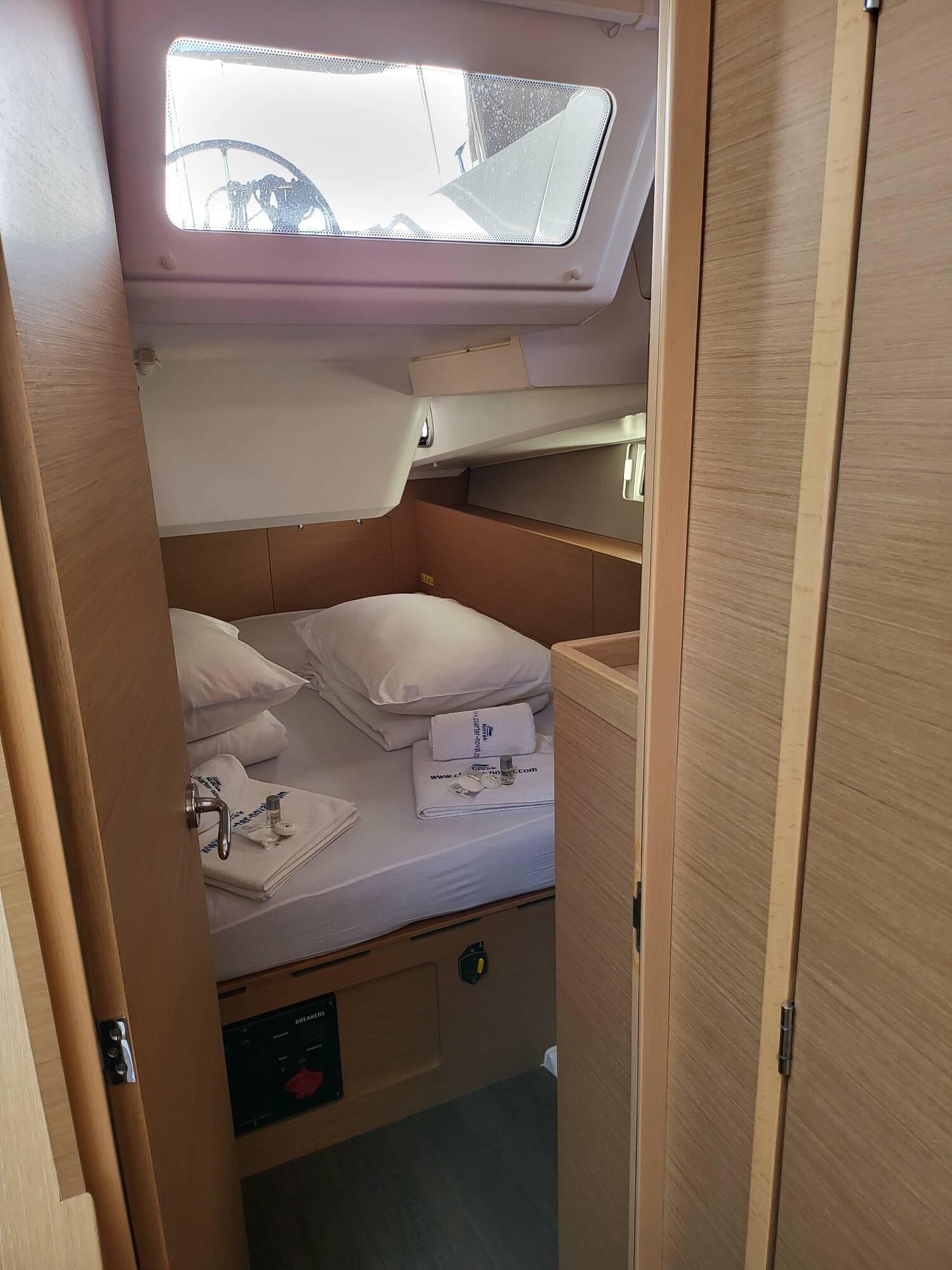 Sun Odyssey 490, 