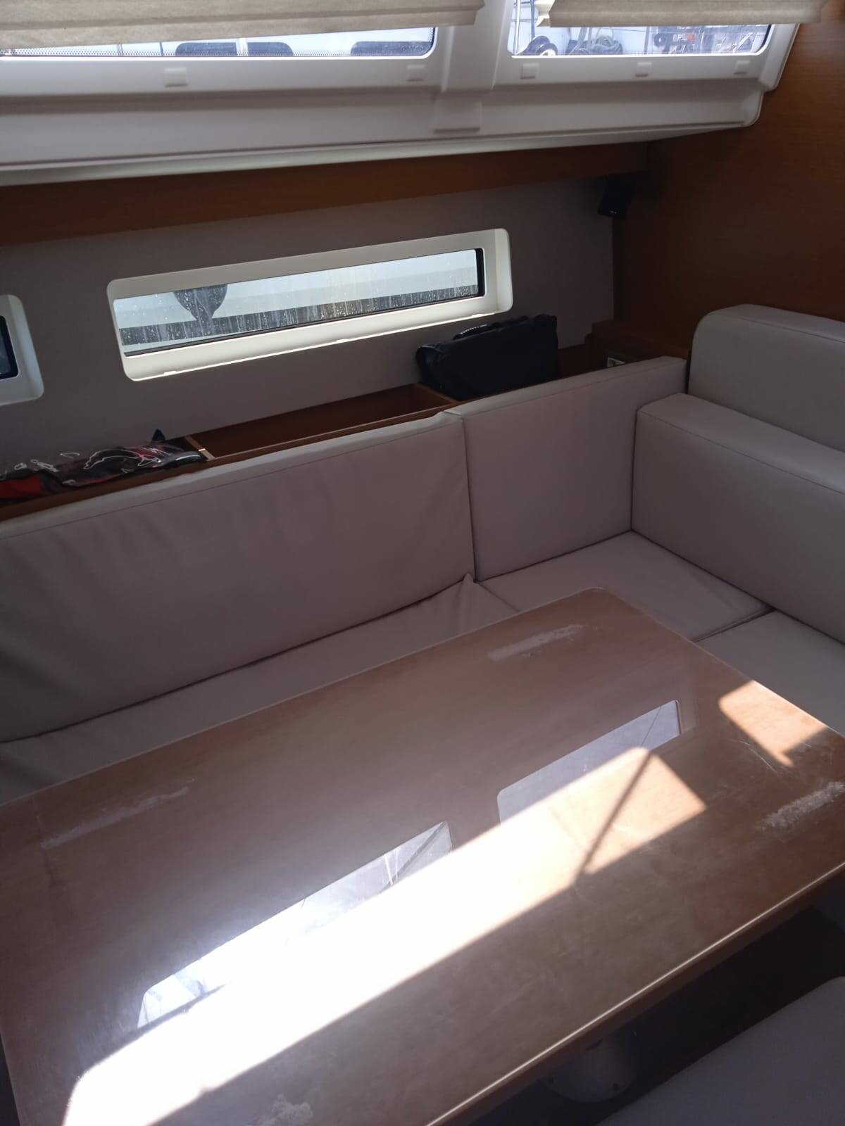 Sun Odyssey 490, 