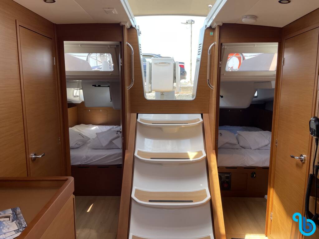 Sun Odyssey 490, Electra