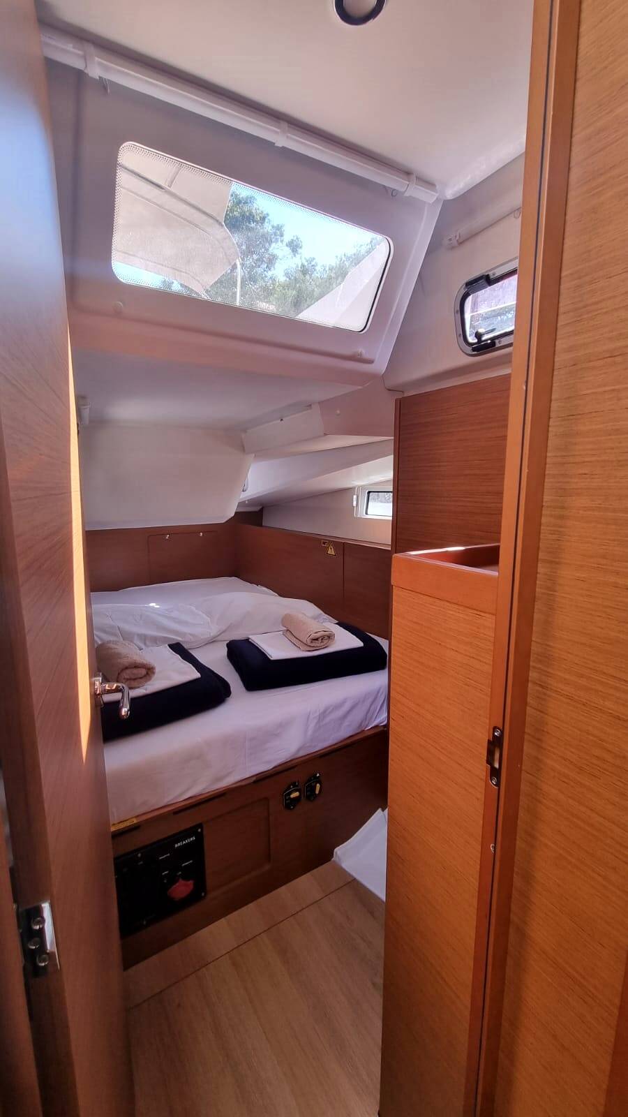 Sun Odyssey 490, 