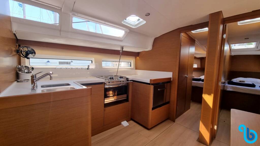 Sun Odyssey 490, 