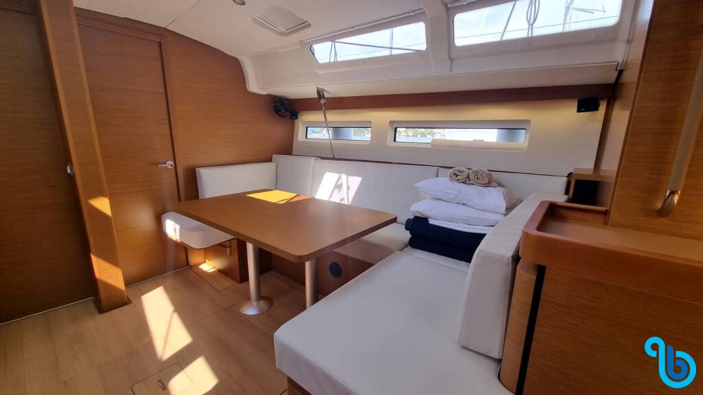 Sun Odyssey 490, 