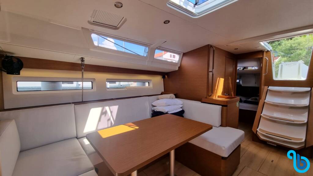 Sun Odyssey 490, 