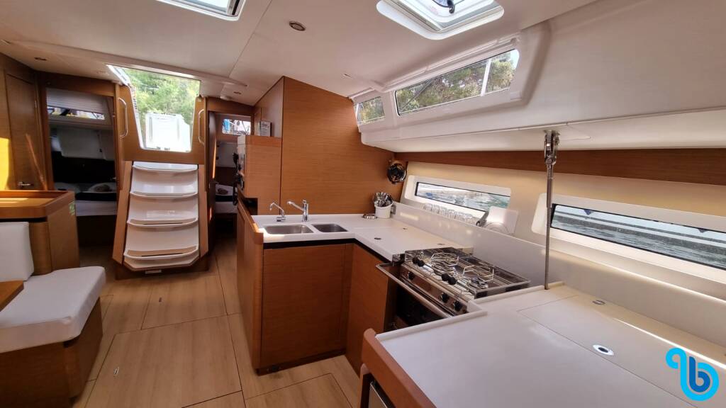 Sun Odyssey 490, 