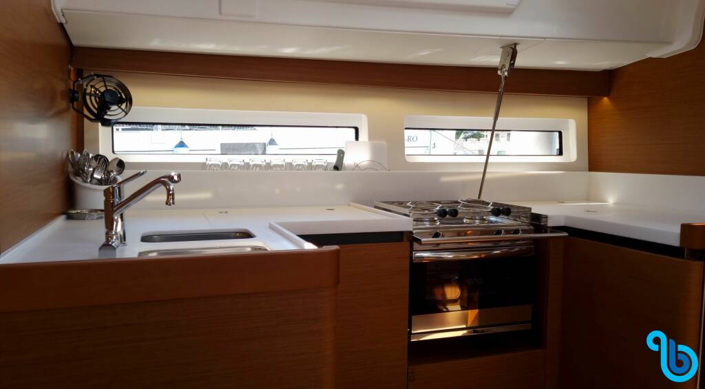 Sun Odyssey 490, 