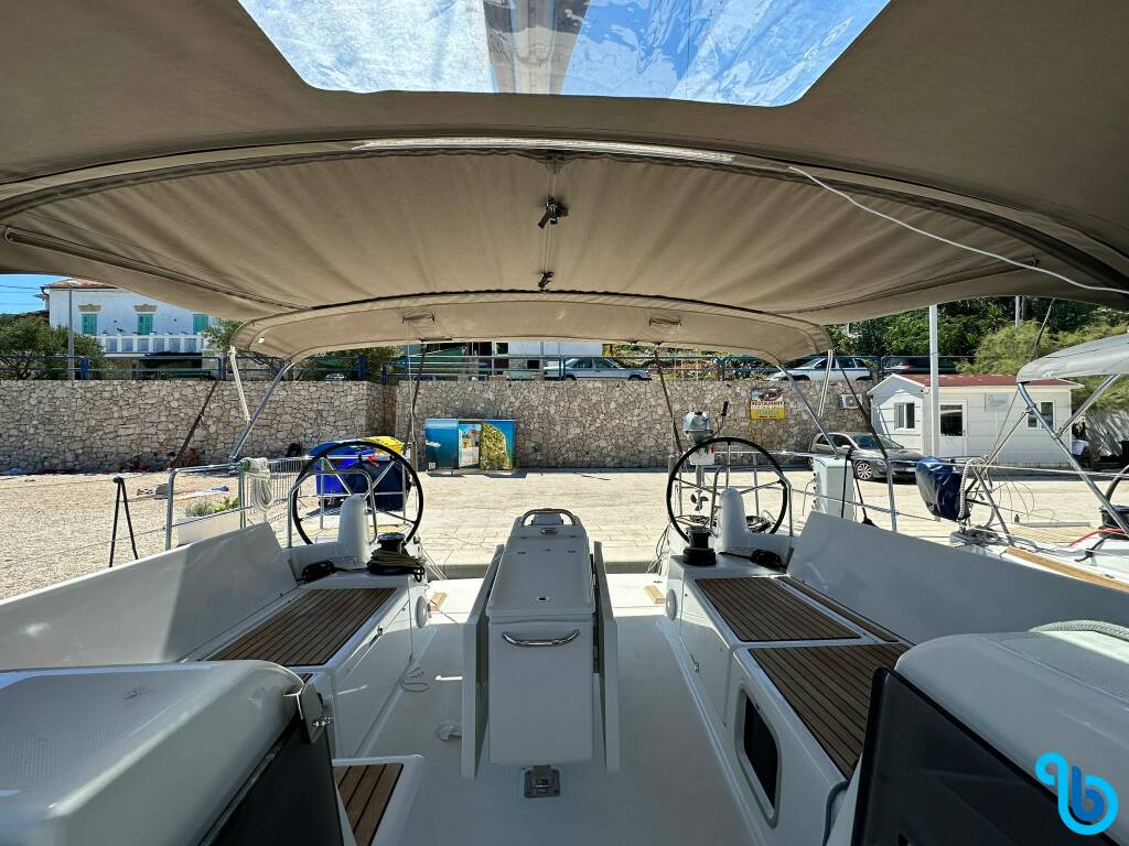 Sun Odyssey 490, 