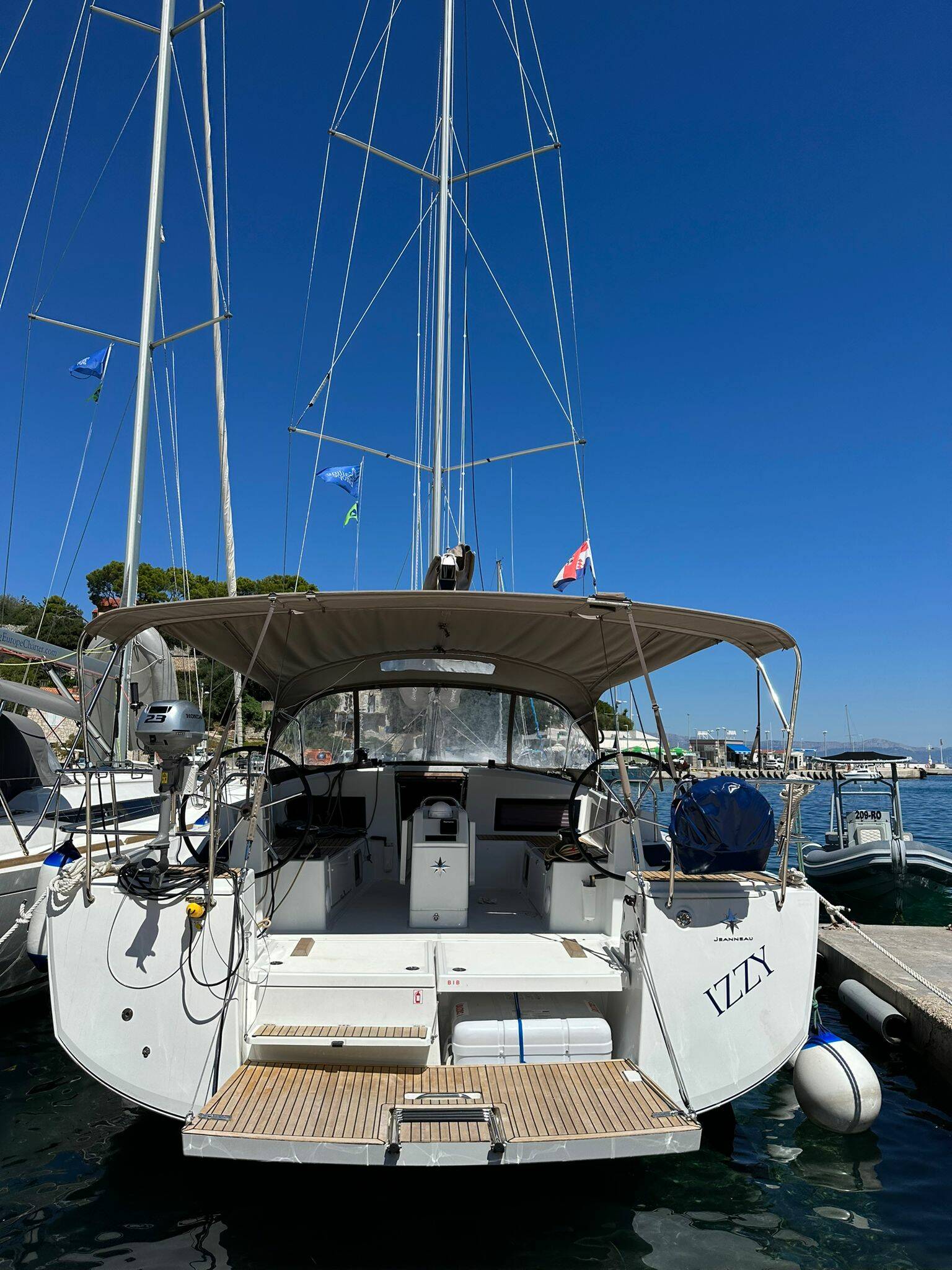 Sun Odyssey 490, 