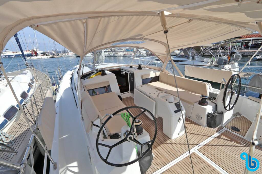 Sun Odyssey 490, Avra