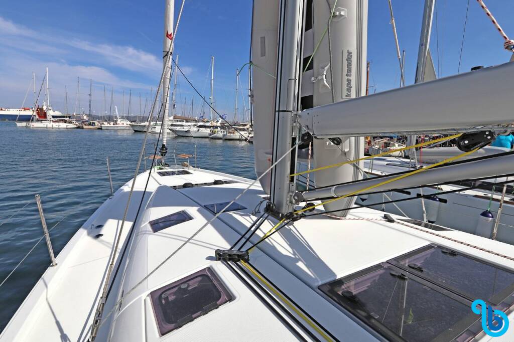 Sun Odyssey 490, Avra