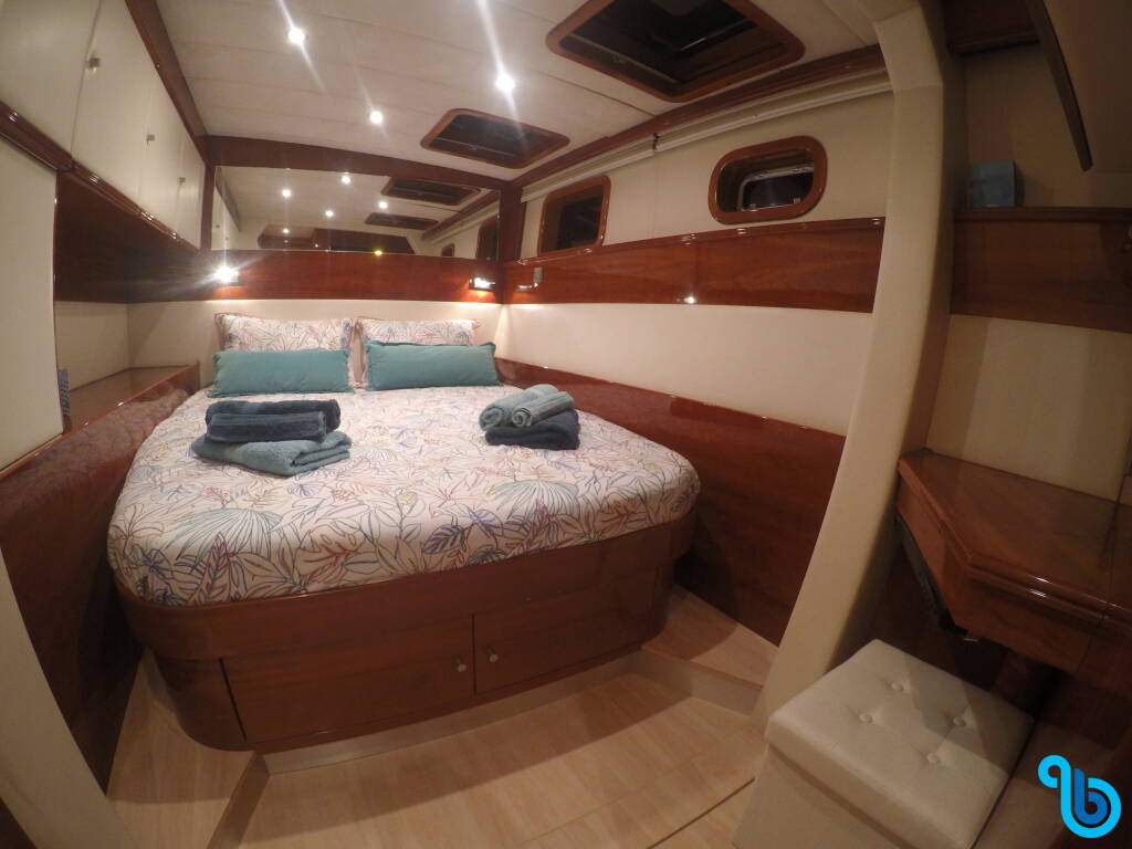 SUNREEF 62, 