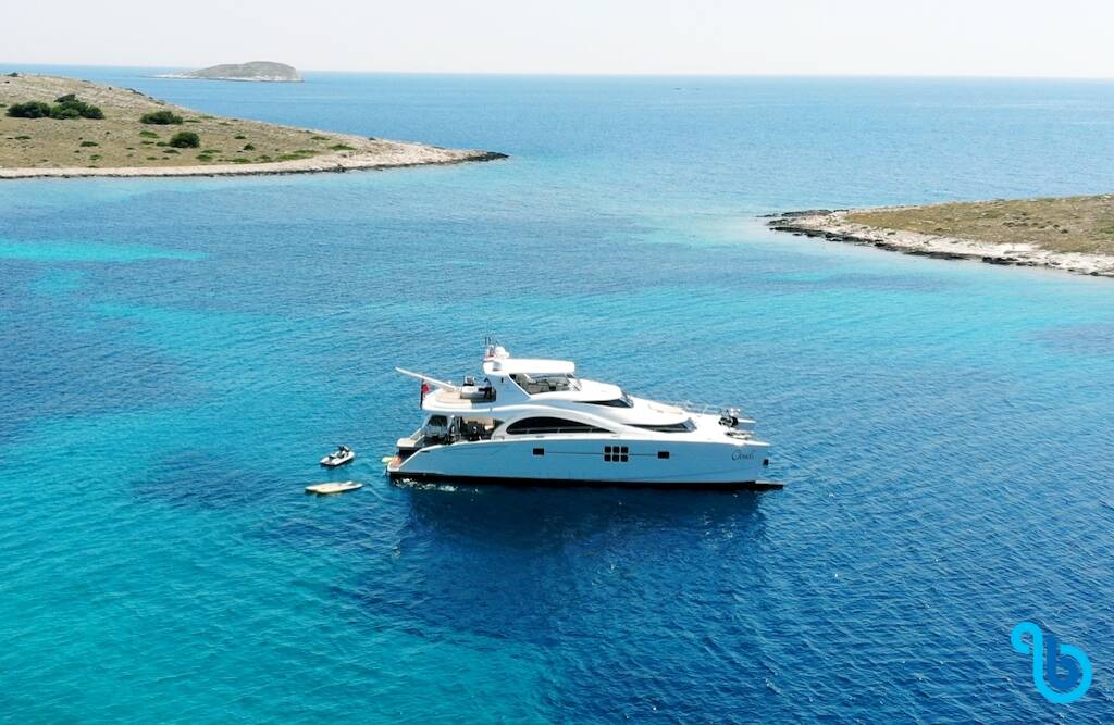 Sunreef 70 Power, CLOUDS