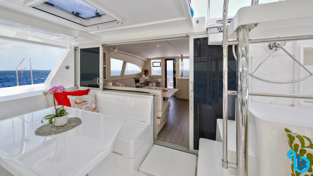 Sunsail 404, 