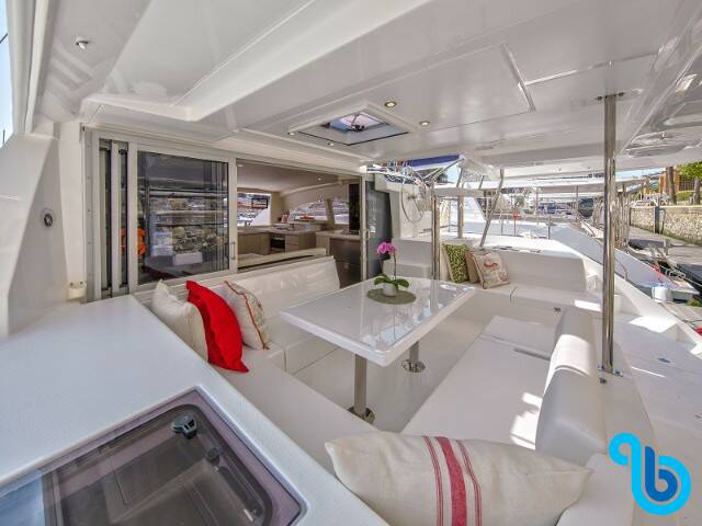 Sunsail 404, 