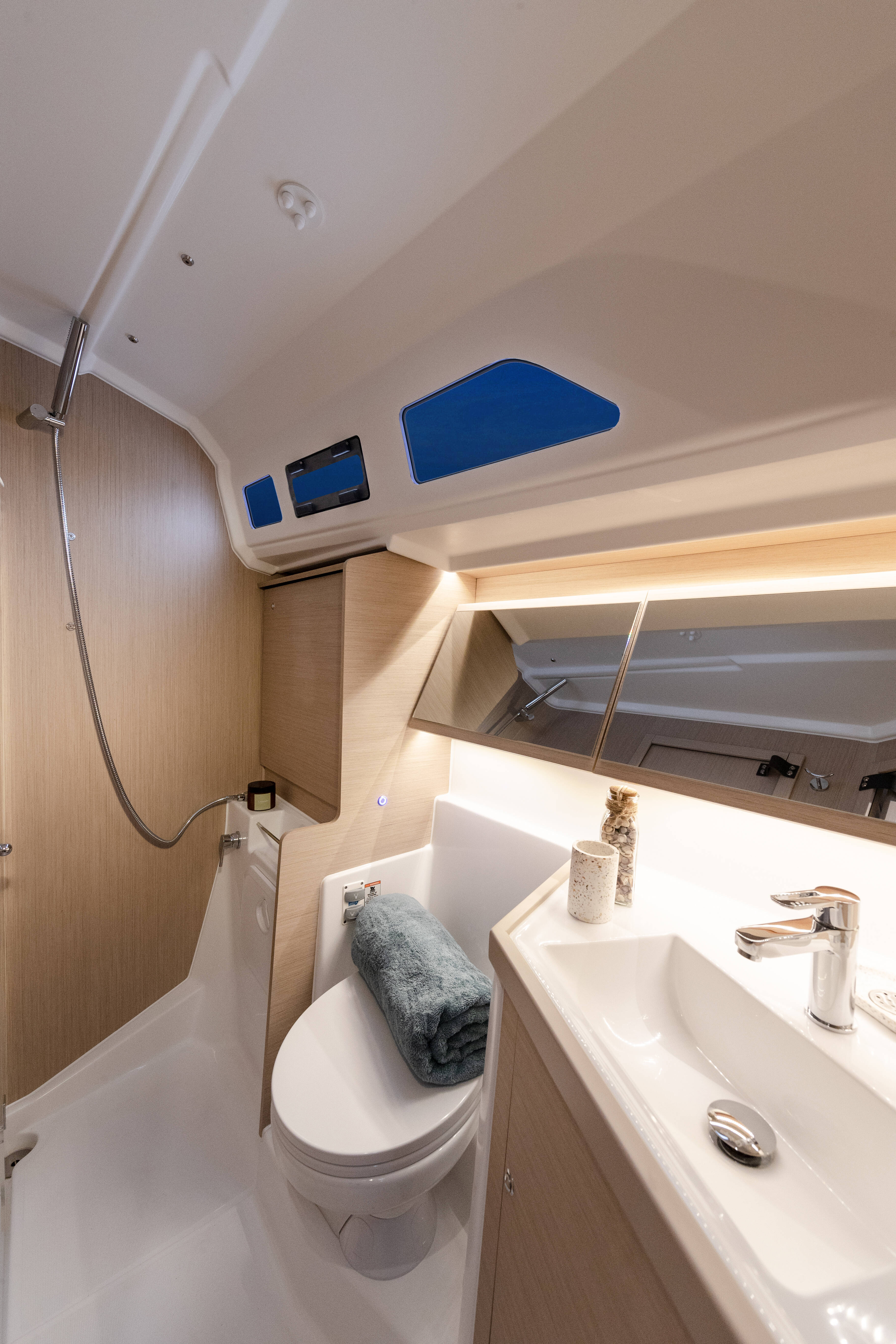 Sunsail 42, 