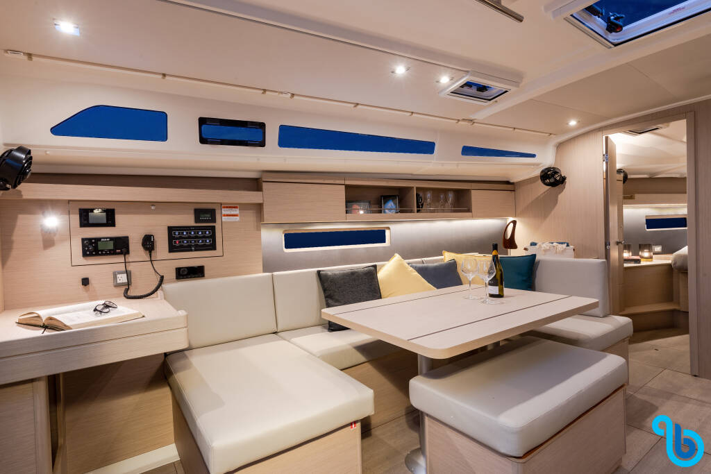 Sunsail 42, 