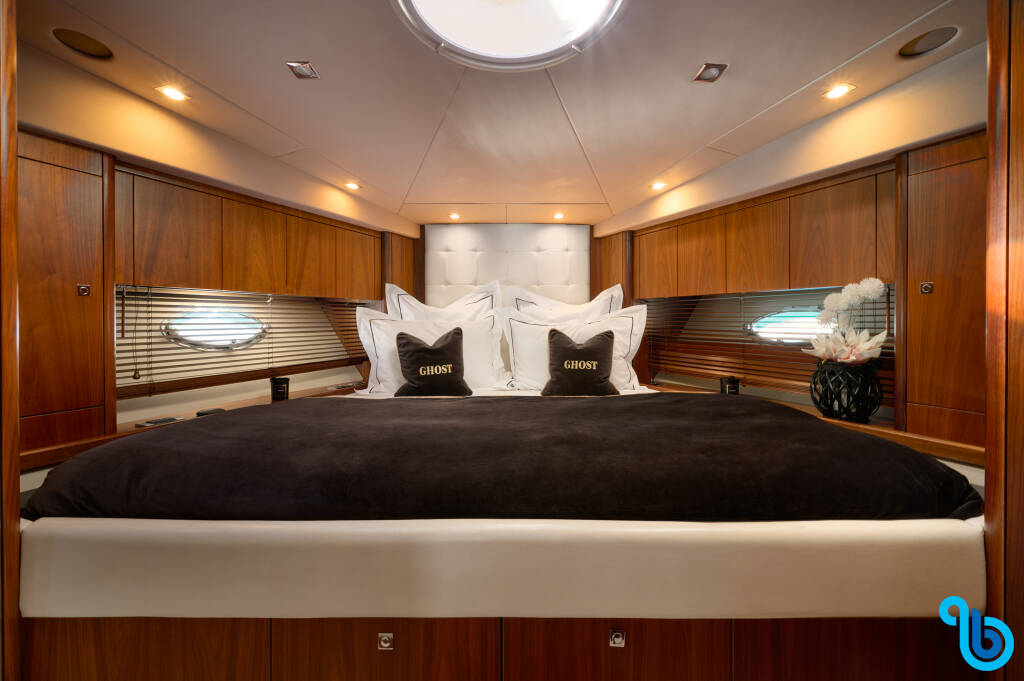 Sunseeker Predator 72, Ghost