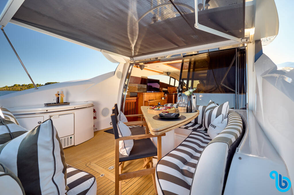 Sunseeker Predator 72, Ghost