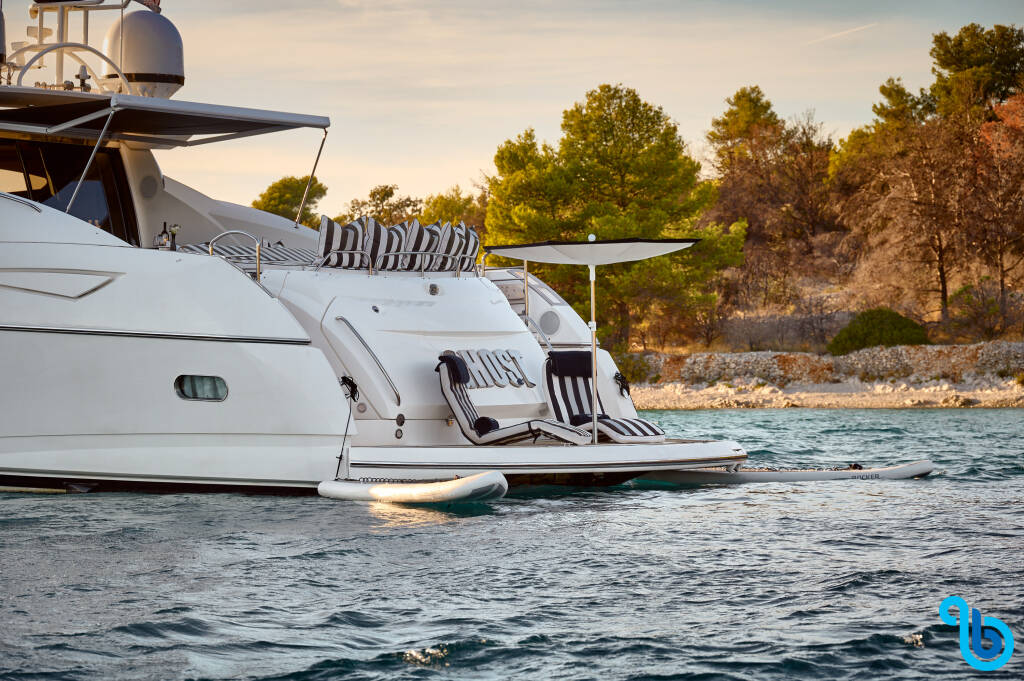 Sunseeker Predator 72, Ghost