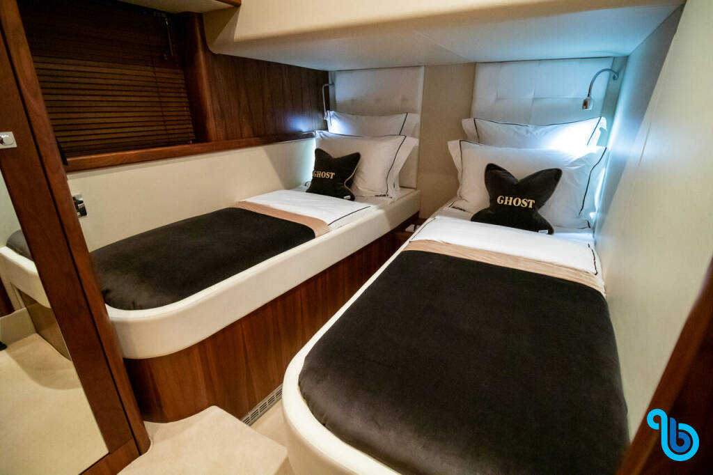 Sunseeker Predator 72, Ghost