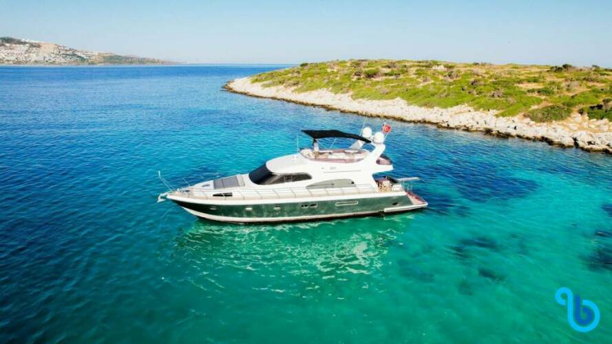 Zeus Yate de lujo a motor